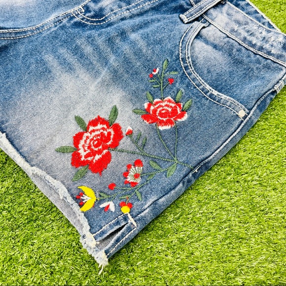 Blu Pepper Pants - Blu Pepper Boho Floral Embroidered Jean Shorts